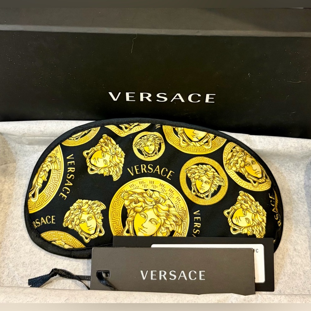 NWT VERSACE Black/Gold Medusa Motif Sleep Mask with box/shopping bag/Tissue 🖤💛